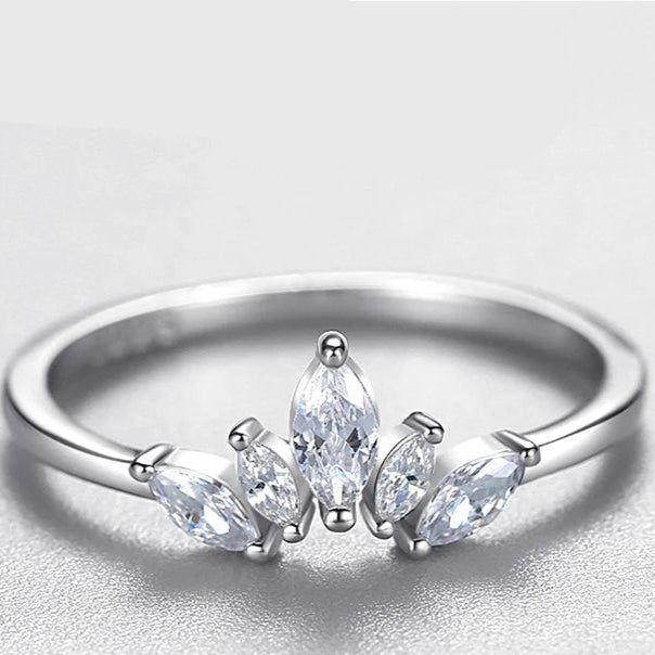 Fashion Silver Simple crown Finger Ring Elegant Clear