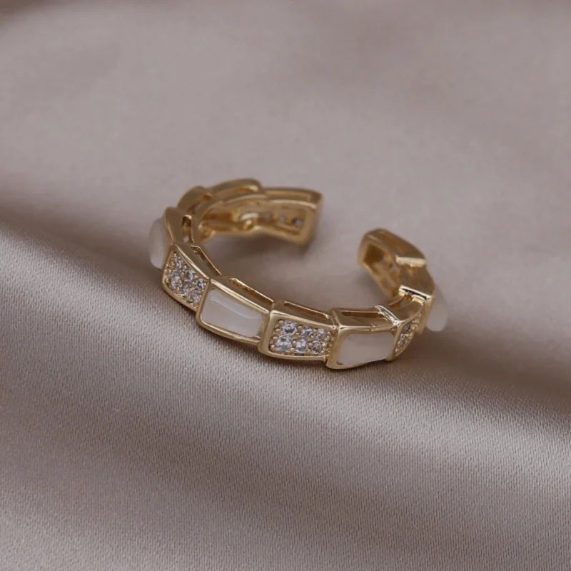 new fashion jewelry gold simple  crystal ring elegant women