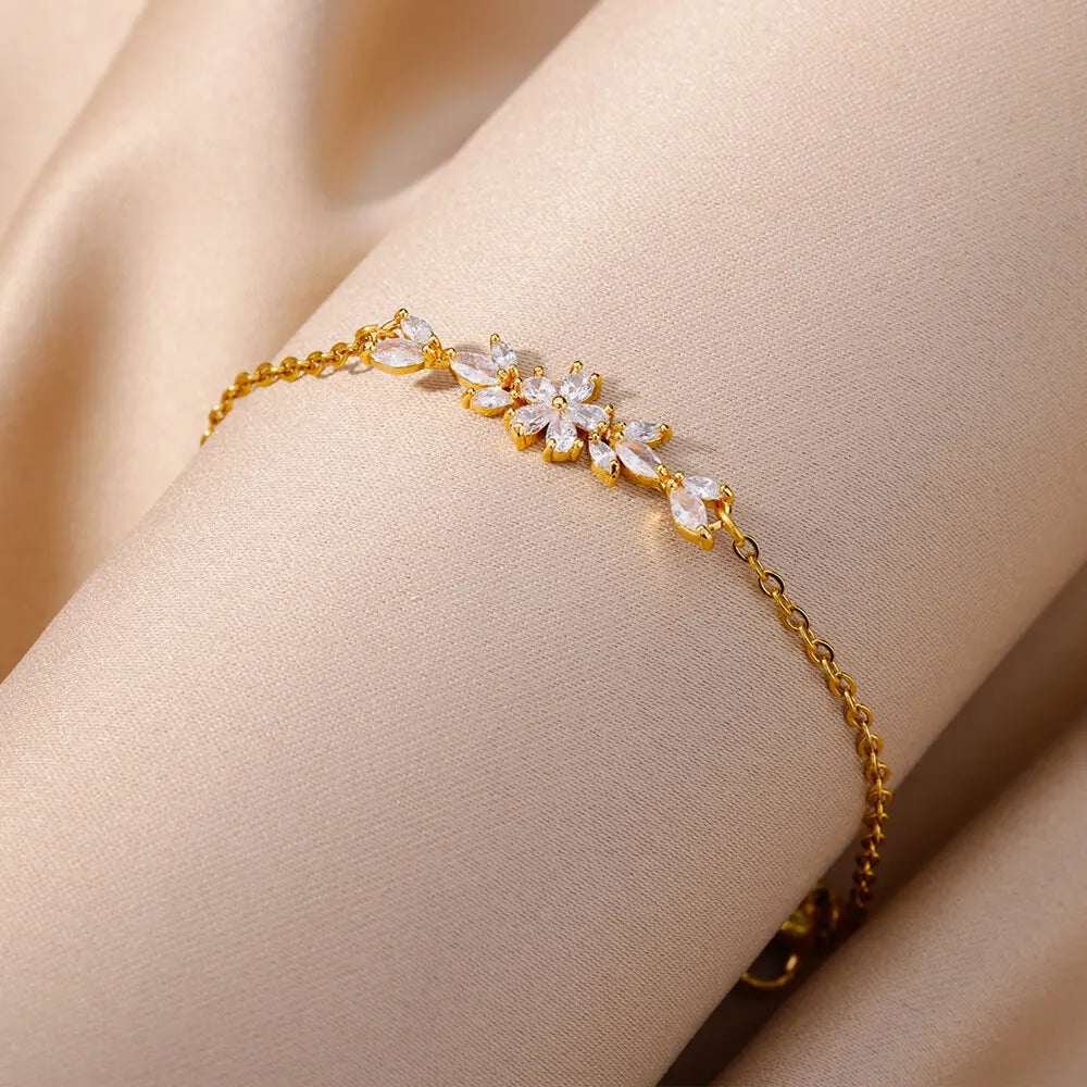 Elegant  Flowers Bracelet For Women