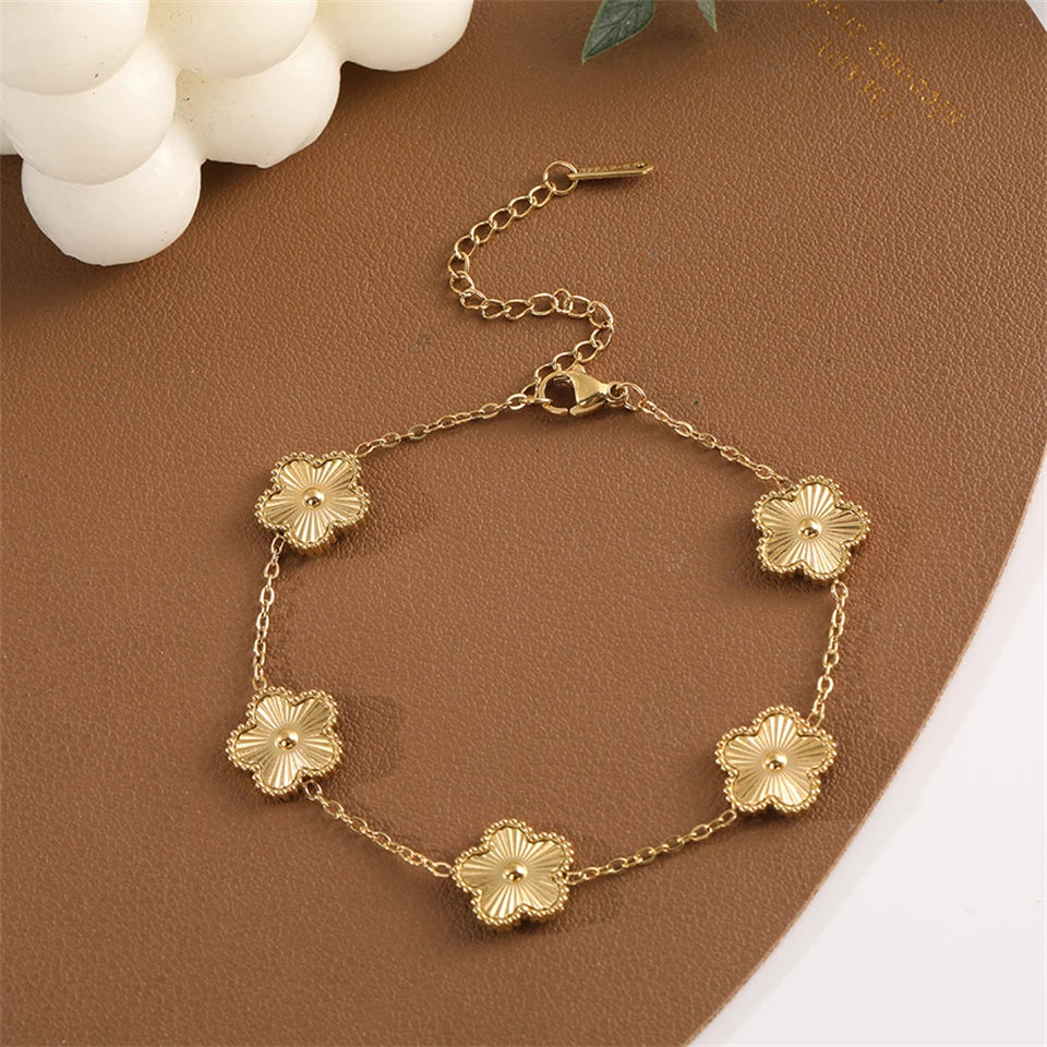 Simple  Flower Bracelet For Women Golden