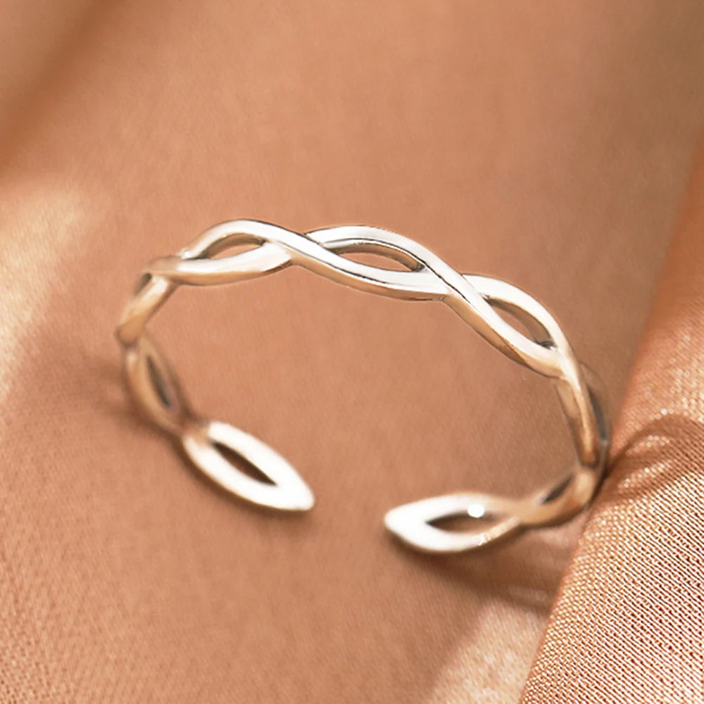 Rings Simpler Geometric Fashion