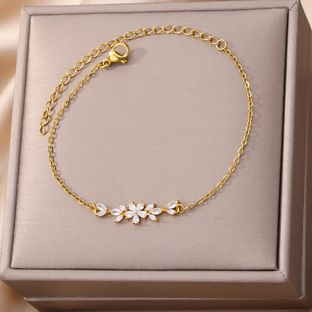 Elegant  Flowers Bracelet For Women