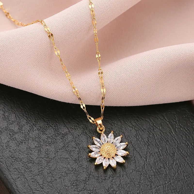 Gold-color Necklace Ladies Light Luxury Style Flower