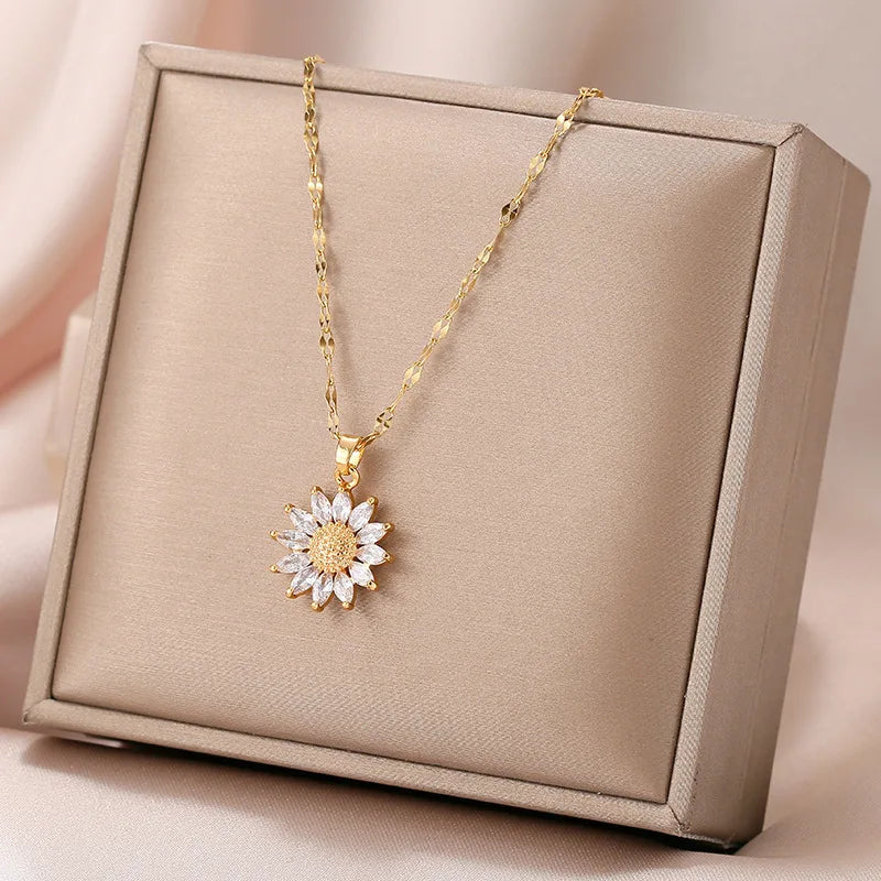 Gold-color Necklace Ladies Light Luxury Style Flower