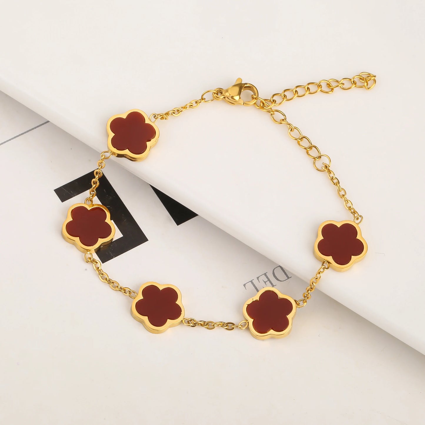 New Design Gold Flower Bracelet With Five Leaf Petals Women's Luxury