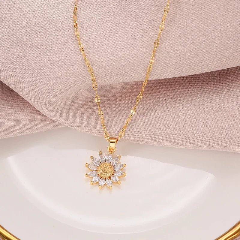 Gold-color Necklace Ladies Light Luxury Style Flower