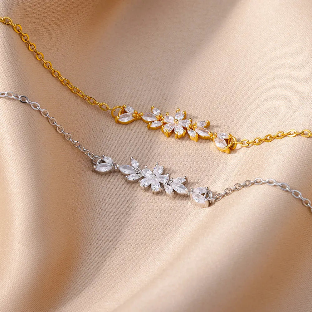 Elegant  Flowers Bracelet For Women