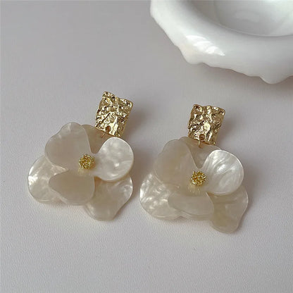 Earrings European American Style Personalized Fashion Stud Earrings Ladies Girls Travel Accessories